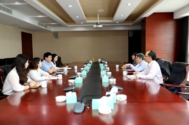 平湖市关工委主任邱其良莅临8868体育手机版登录入口调研下一代工作