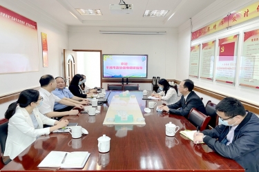 平湖市政协主席何健莅临8868体育手机版登录入口全资子公司平湖景包调研走访