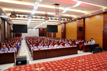 初心不变 实干为先 | 8868体育手机版登录入口隆重召开2022年半年度总结表彰大会