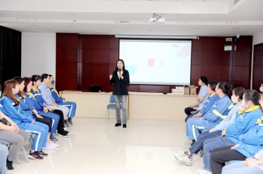 以爱为线，以懂为梁 | 8868体育手机版登录入口开展“与青春期孩子的沟通——懂是爱的前提”互动沙龙活动