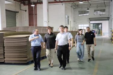 平湖市委常委、副市长张斌莅临8868体育手机版登录入口全资子公司平湖景包调研残疾人就业工作